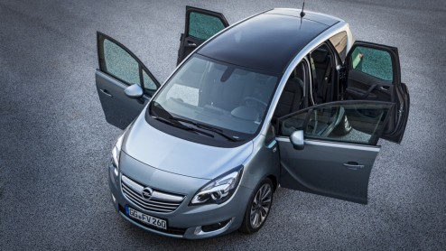 Kleine update voor Opel Meriva voor 2014 met nieuwe motoren, verse grille, andere achterlichten en gebruiksvriendelijke infotainment.